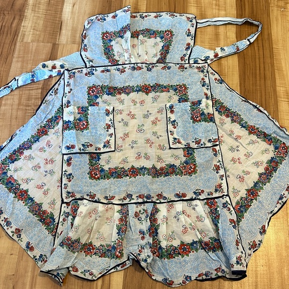Vintage retro floral apron two pockets handmade - Picture 1 of 2